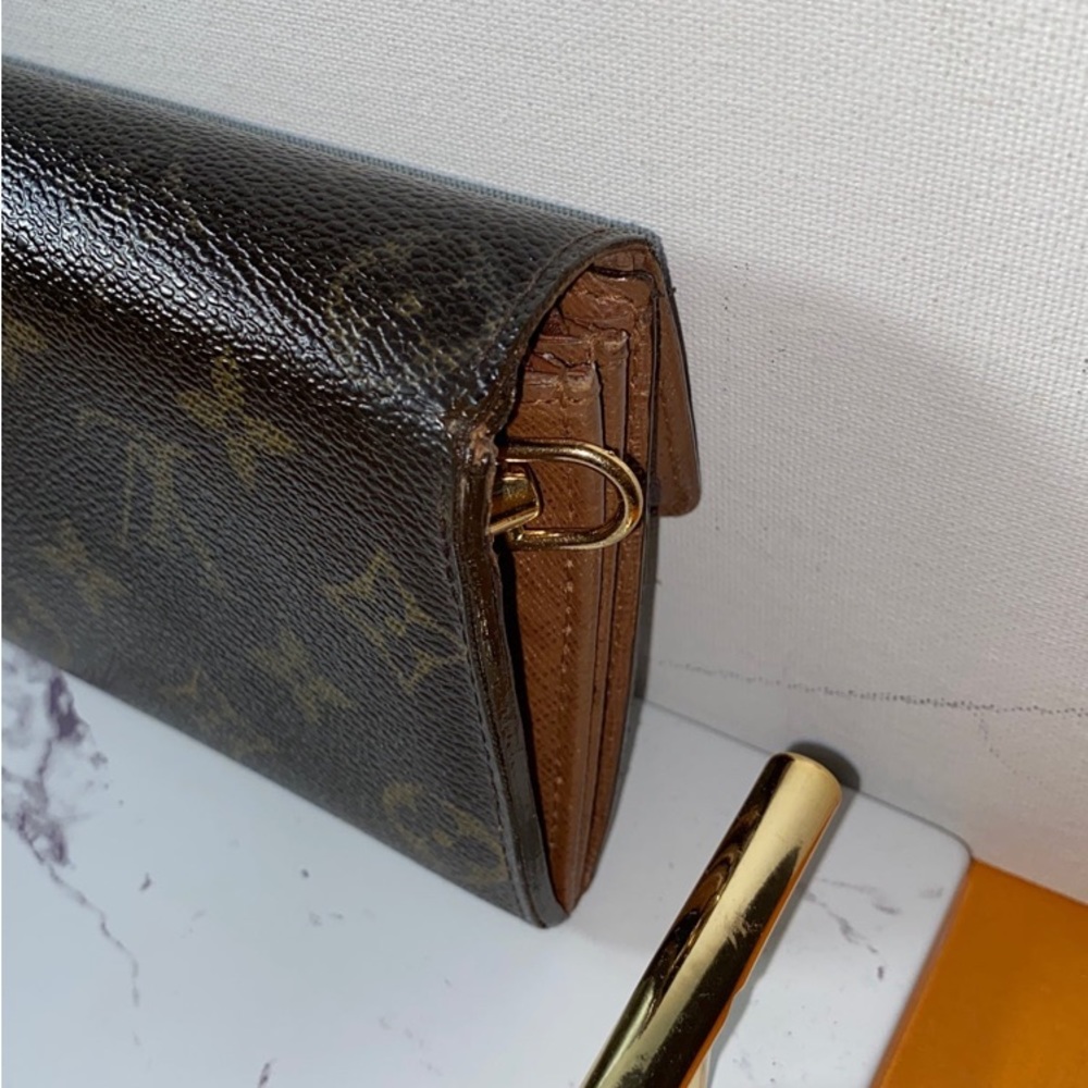 SOLDAuthentic Louis Vuitton Monogram Sarah Wallet - Picture 13 of 14